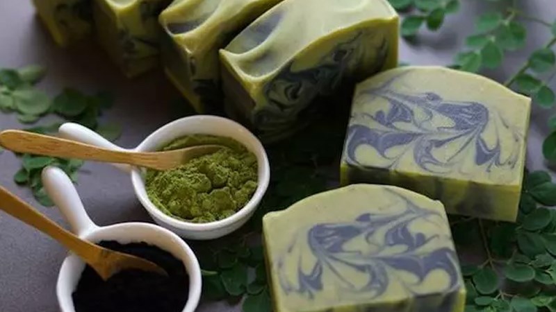 Cách làm xà phòng trà xanh