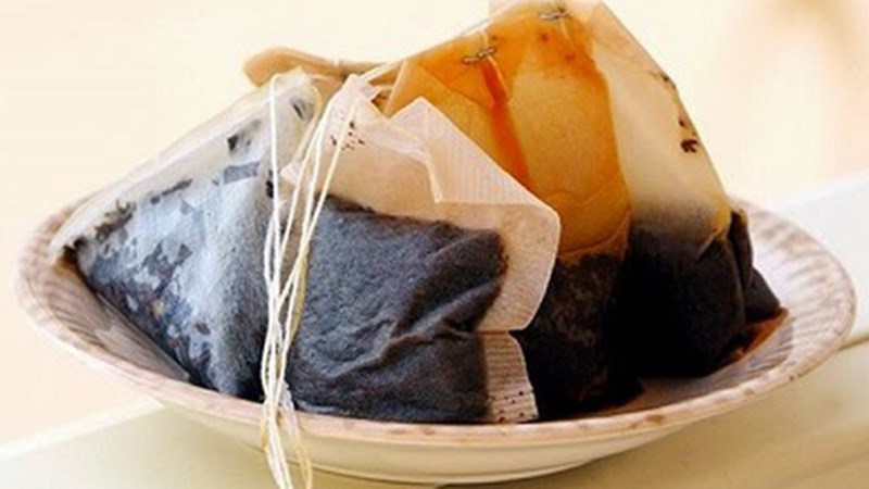 Tẩy c&aacute;c vết b&aacute;m dầu mỡ