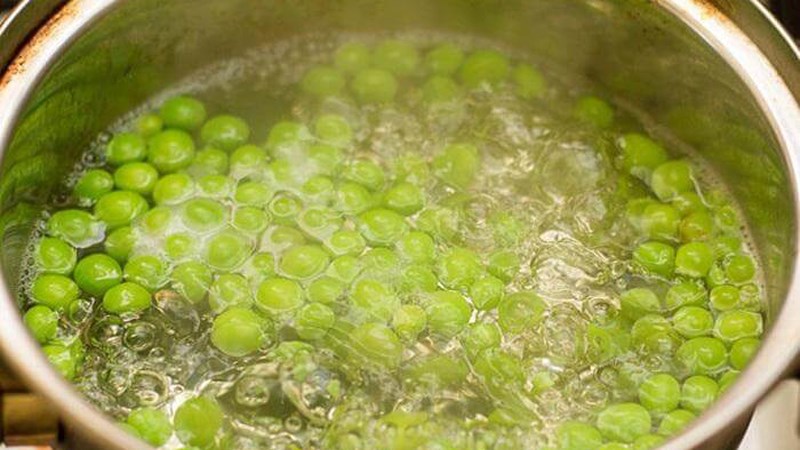 Sơ chế đậu h&agrave; lan kh&ocirc;