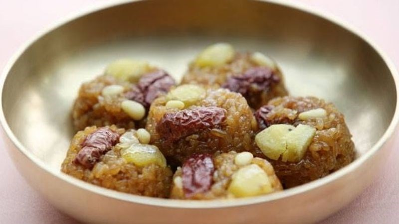 Yaksik (bánh thuốc)
