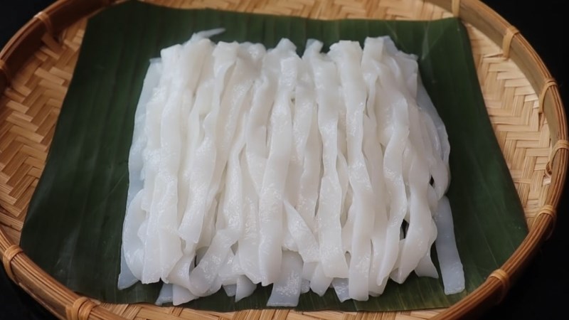 Bọc k&iacute;n b&aacute;nh phở tươi