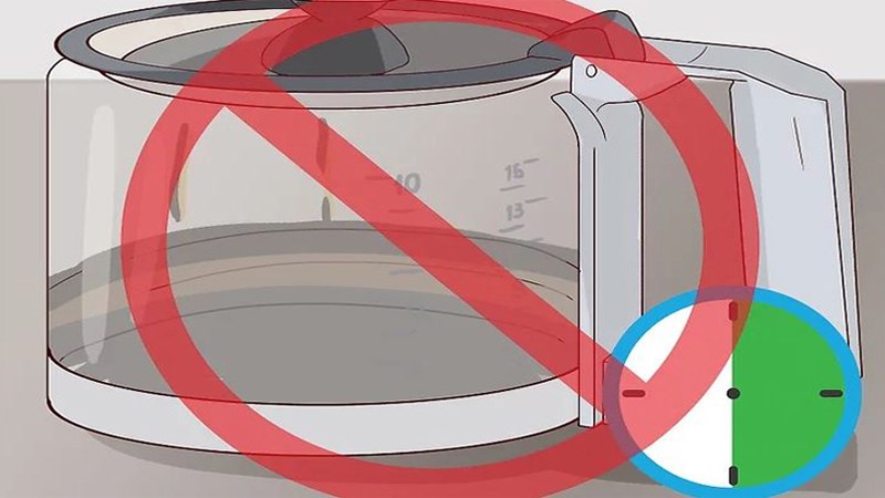 Mẹo hạn chế b&igrave;nh, ấm đun bị b&aacute;m vết c&agrave; ph&ecirc;, tr&agrave;