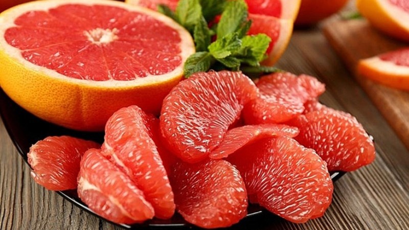 Bữa phụ 1: Bưởi (100gr/57 Kcal)