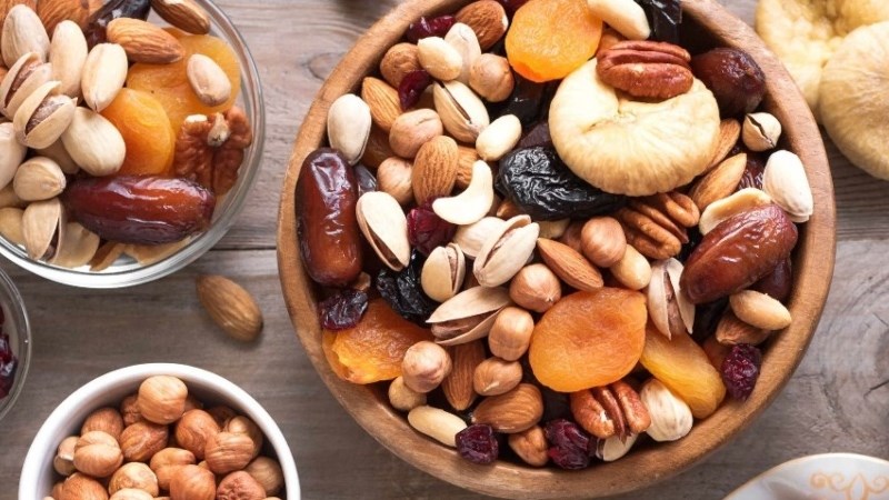 Bữa phụ 1: 1 bát nhỏ các loại hạt