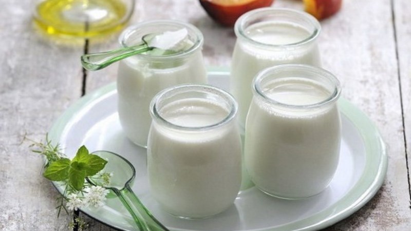 Bữa phụ 1: 1 hộp sữa chua