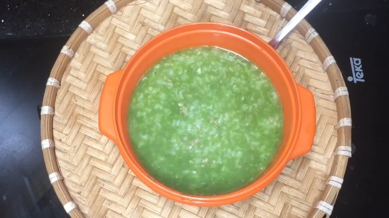 Cháo gà mồng tơi