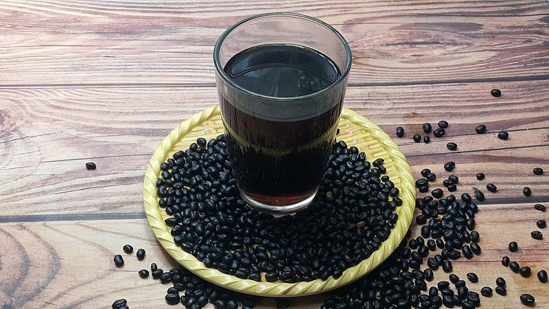 Uống nước đậu đen rang đúng cách