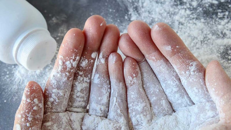 Sử dụng phấn r&ocirc;m trẻ em