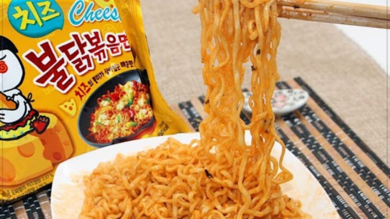 Mì Gà Cay Phô Mai Samyang