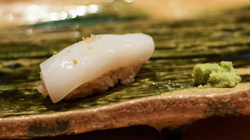 Ika (sushi mực ống)