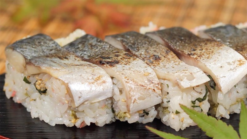 Shime-saba (sushi cá thu)