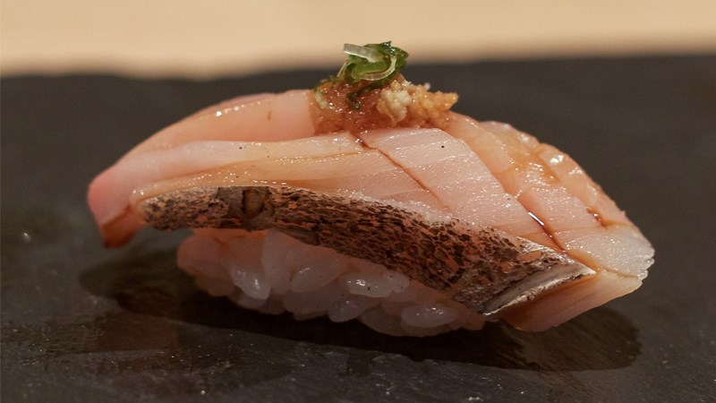 Sawara (sushi cá thu Tây Ban Nha)
