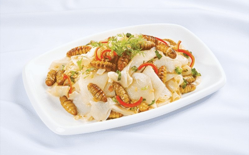 Nhộng ong xào măng