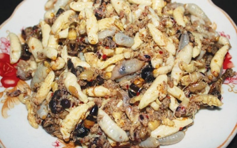 Ong mật non nấu chè