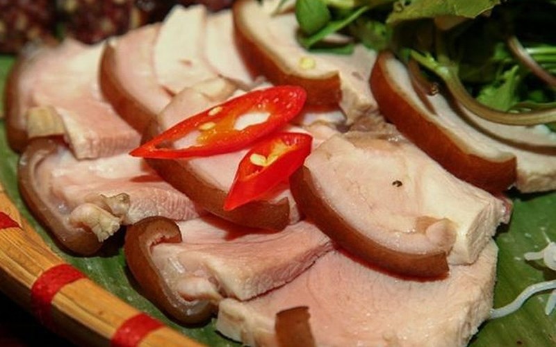 Lợn mán thui luộc
