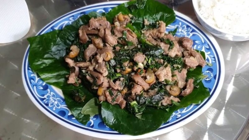 Trâu nấu súp lá lốt