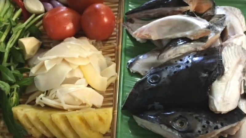 Nguyên liệu món ăn lẩu đầu cá hồi măng chua