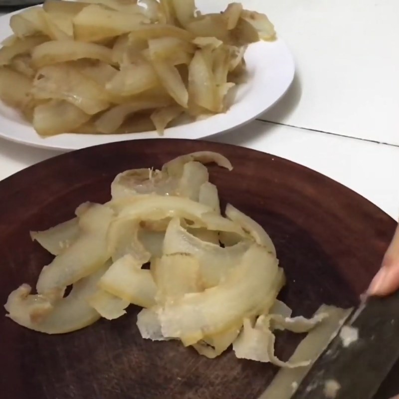 Bước 4 Cắt da bò Da bò trộn chua ngọt