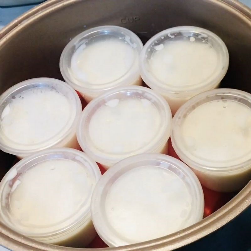 Bước 3 Cho vào khuôn và ủ Sữa chua dẻo bằng gelatin lá