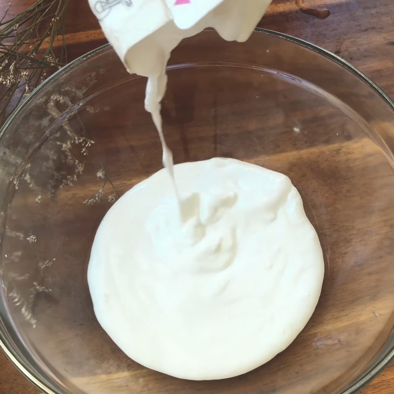 Bước 1 Đánh bông kem sữa Kem bạc hà socola