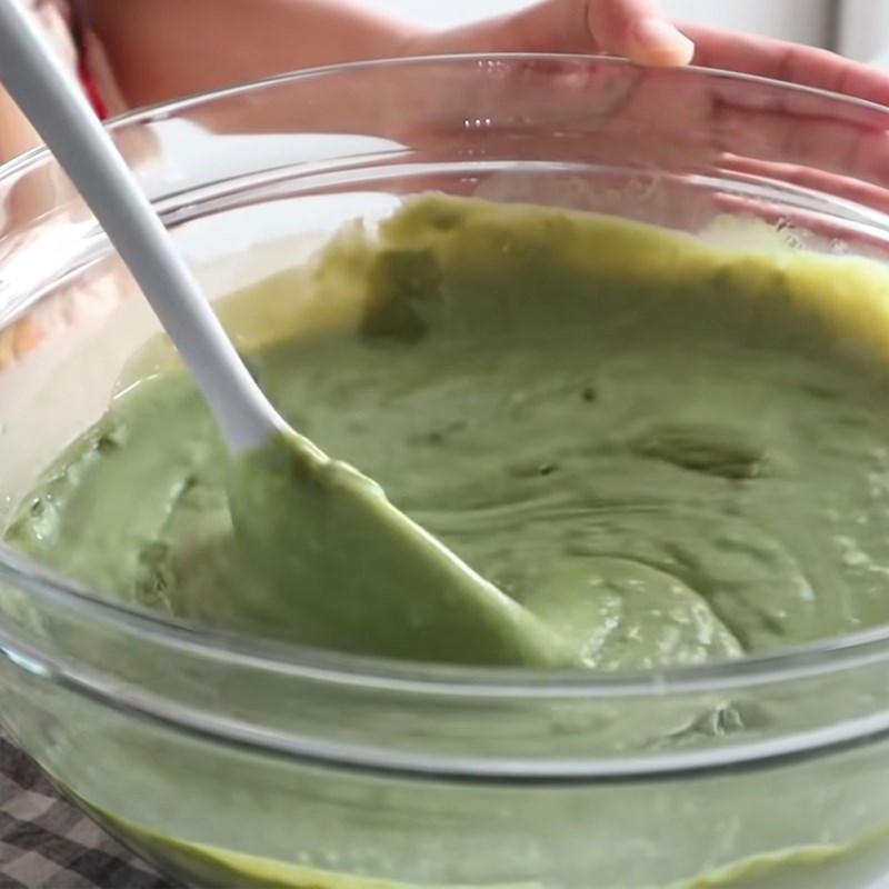 Bước 3 Đun hỗn hợp pudding bằng lò vi sóng Pudding matcha không cần gelatin