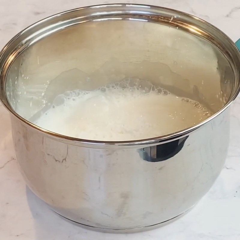 Bước 1 Đun sữa Sữa quế