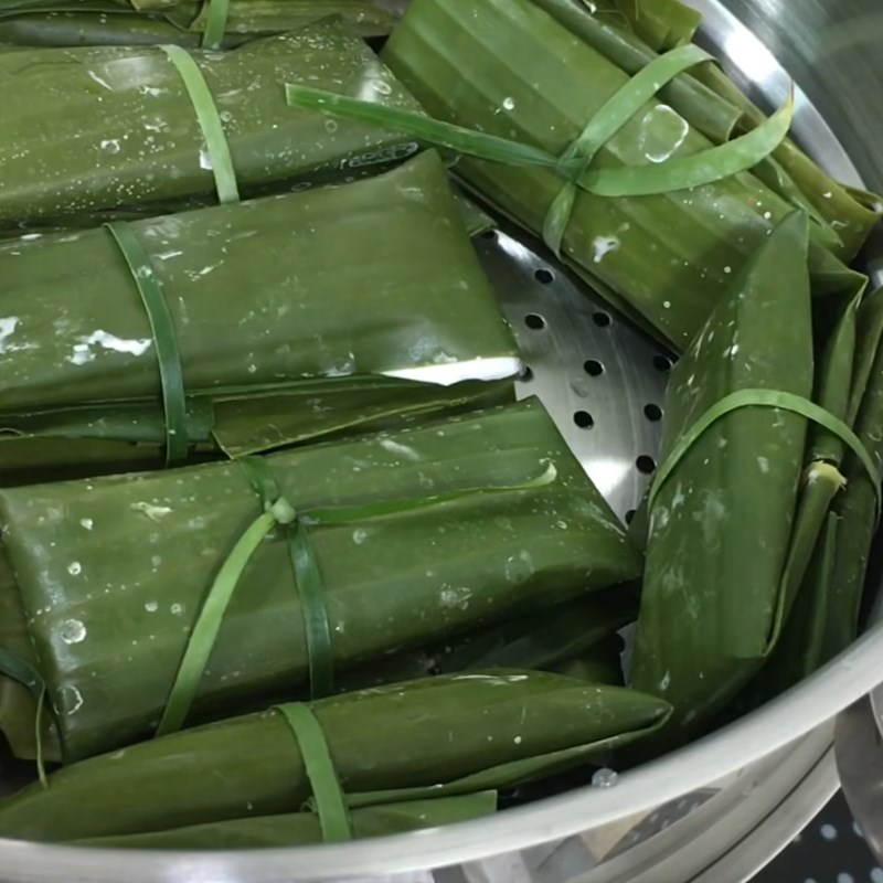 Bước 5 Hấp bánh Bánh bột lọc lá chuối