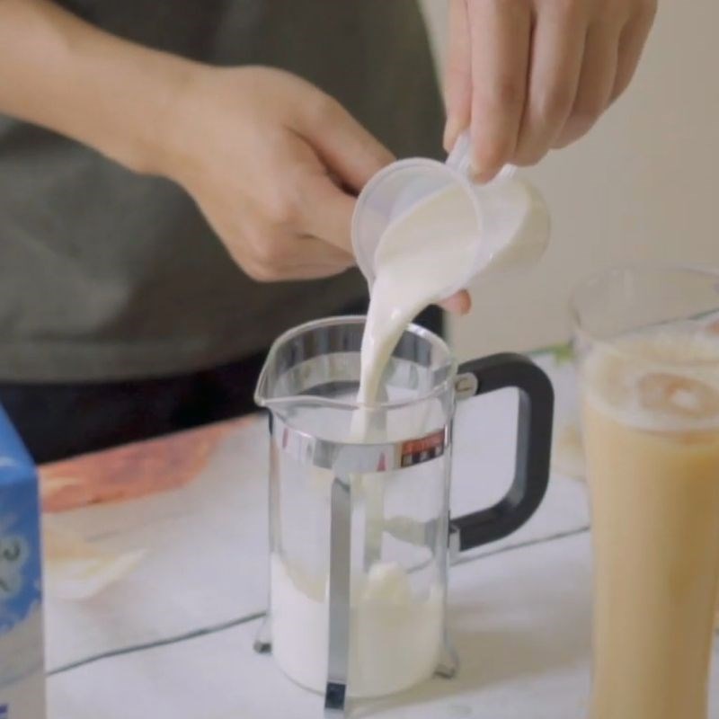 Bước 3 Hoàn thành Trà lipton sữa đá