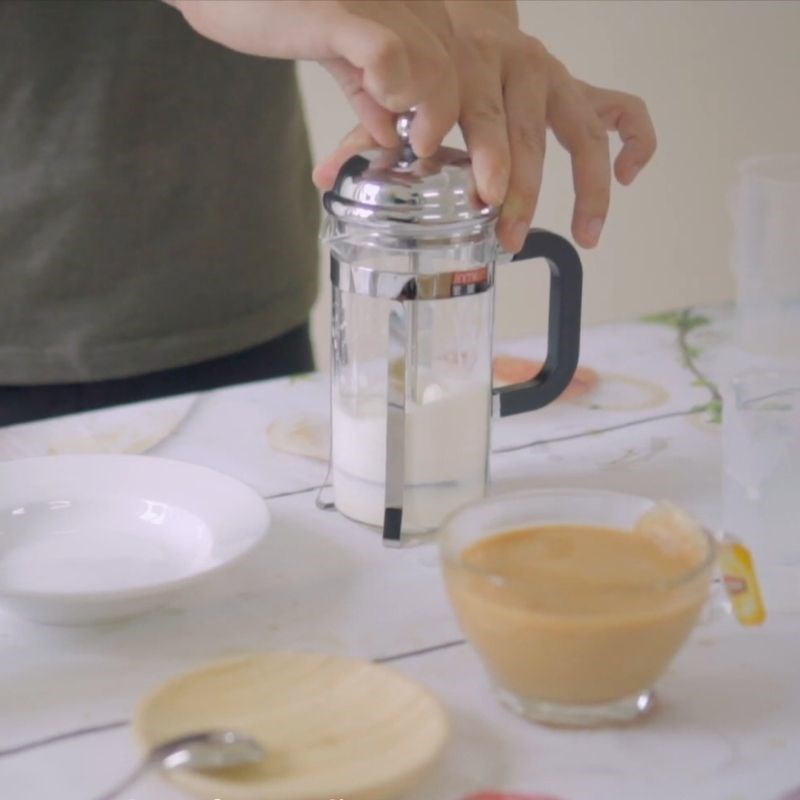 Bước 3 Hoàn thành Trà lipton sữa nóng