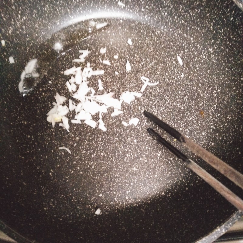 Bước 3 Làm cơm chiên trứng muối Cơm chiên trứng muối