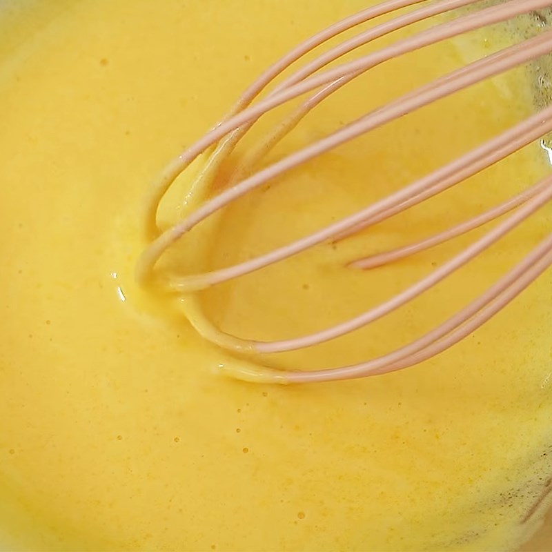 Bước 3 Làm nhân kem trứng Bánh kếp trứng sữa