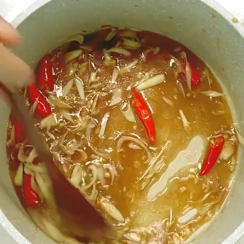 Bước 2 Làm nước sốt me Nghêu hấp Thái