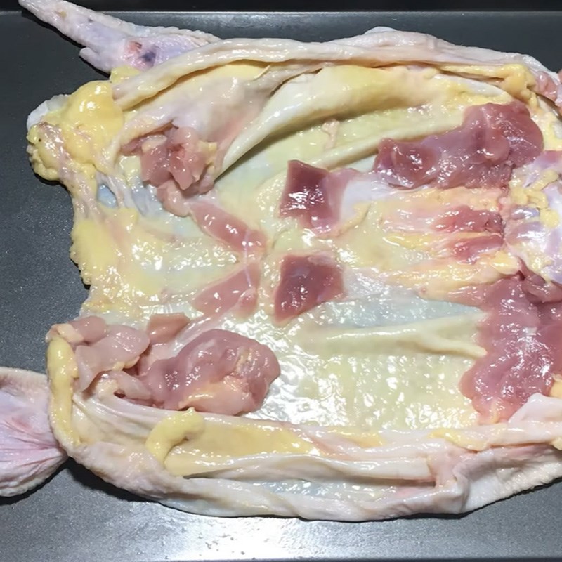 Bước 1 Lóc xương gà Gà rút xương nhồi jambon