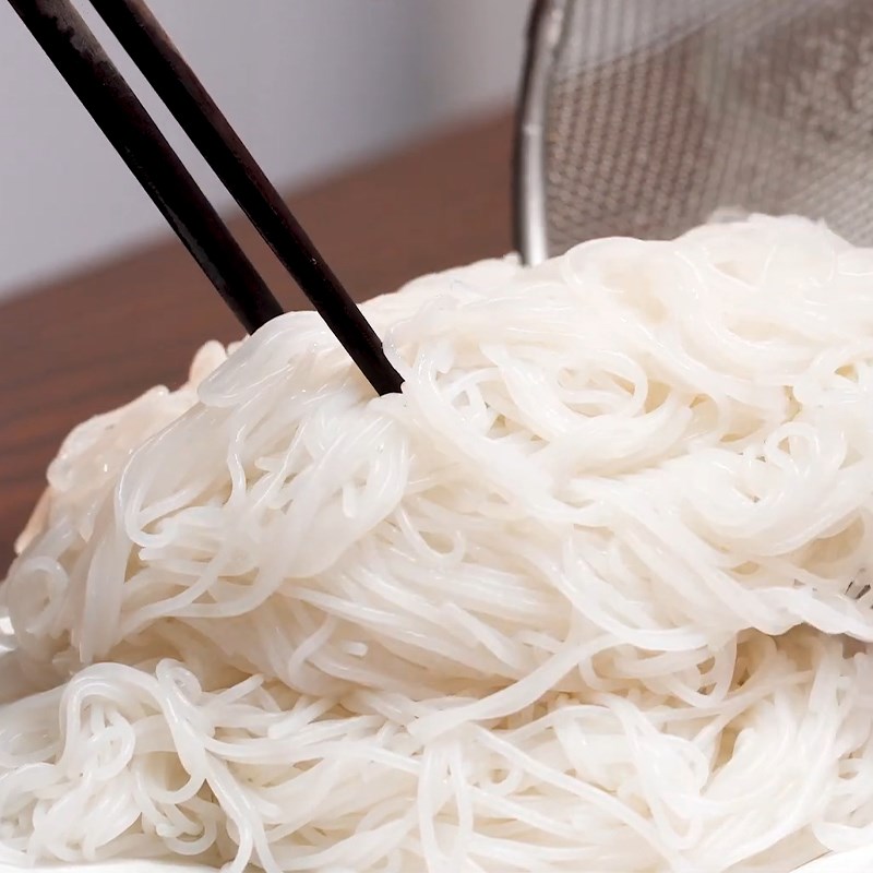 Bước 3 Luộc bún Lẩu tứ xuyên Haidilao