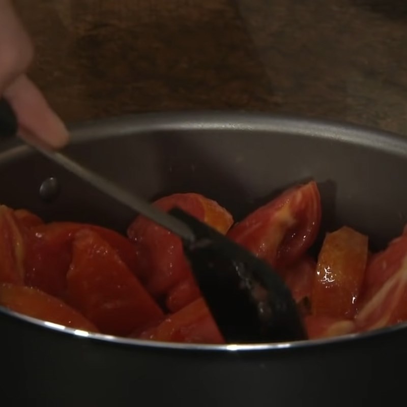 Bước 2 Nấu cà chua Nước ép cà chua không cần máy