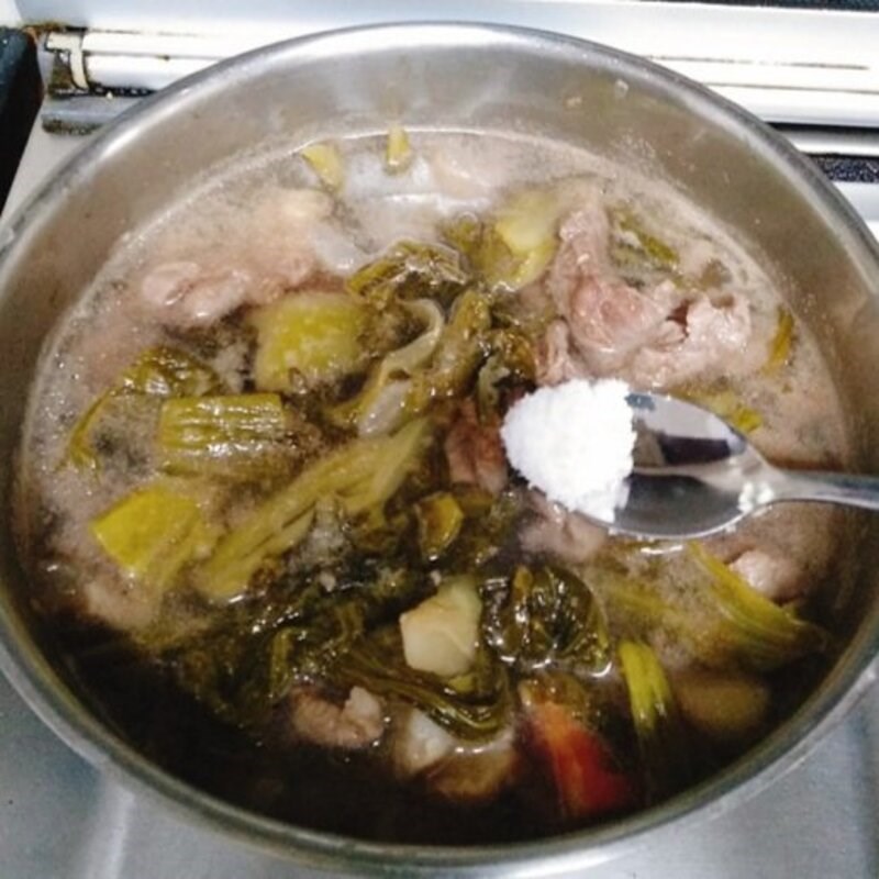 Bước 3 Nấu canh dưa chua thịt bò rau tần Canh dưa chua thịt bò rau tần
