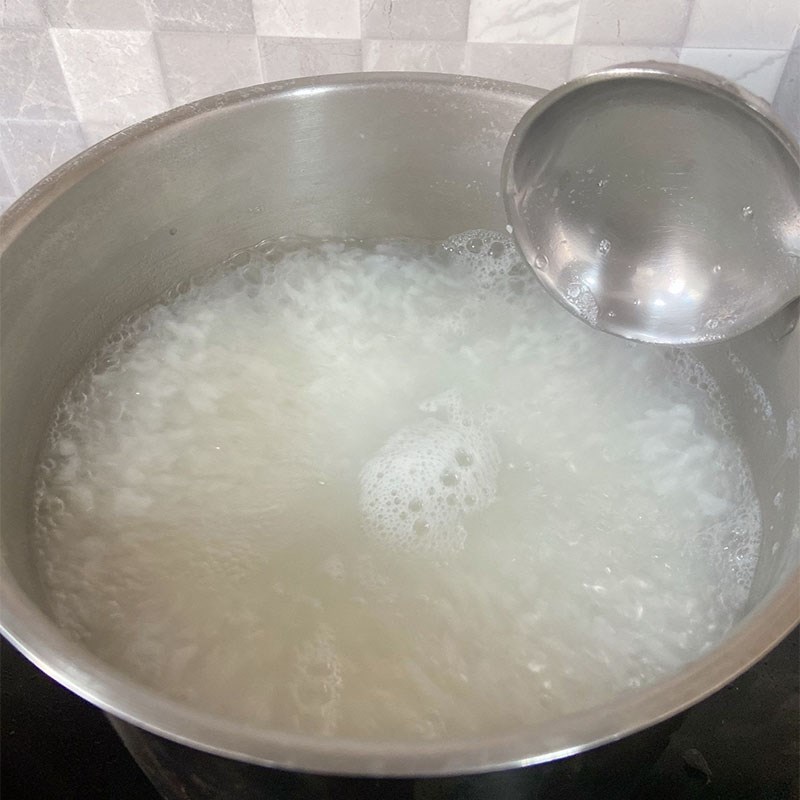 Bước 1 Nấu gạo trên bếp Cháo sò điệp