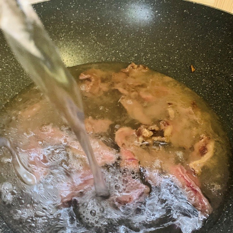 Bước 3 Nấu nước dùng Phở nạm bò