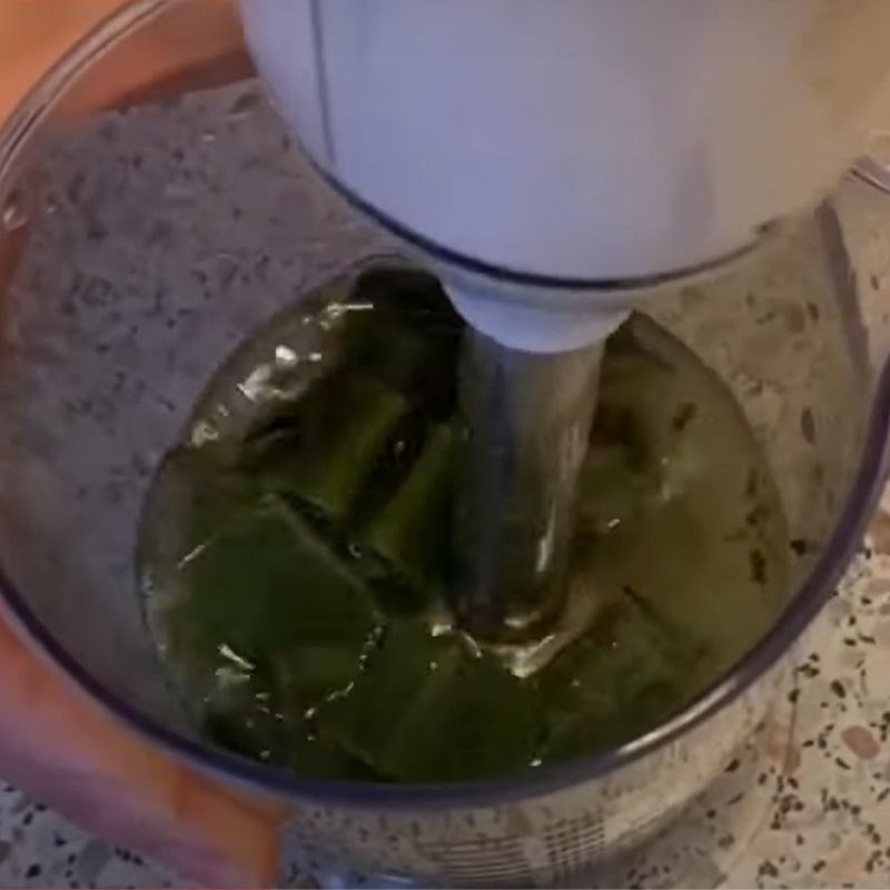 Bước 3 Nấu nước lá dứa Chè trôi nước lá dứa nhân đậu xanh