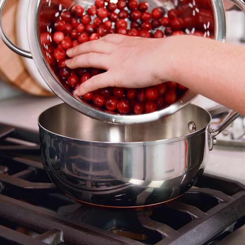 Bước 2 Nấu sốt nam việt quất Sốt cranberry