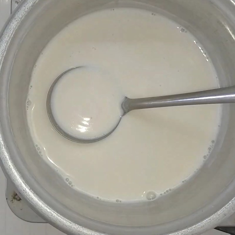 Bước 2 Nấu sữa dừa Chè thốt nốt sầu riêng thạch lá dứa