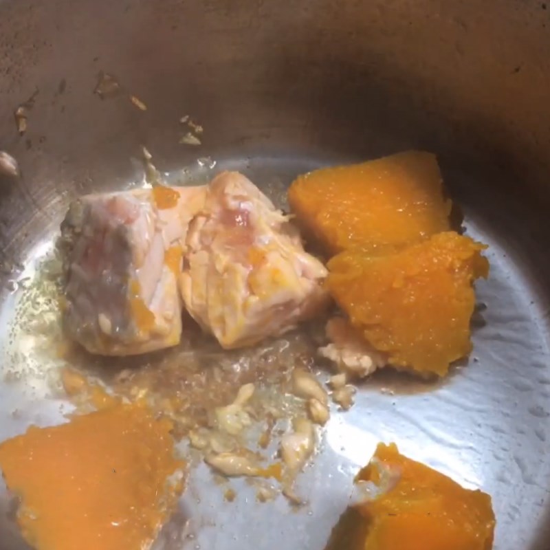 Bước 3 Nấu súp Súp bí đỏ cá hồi