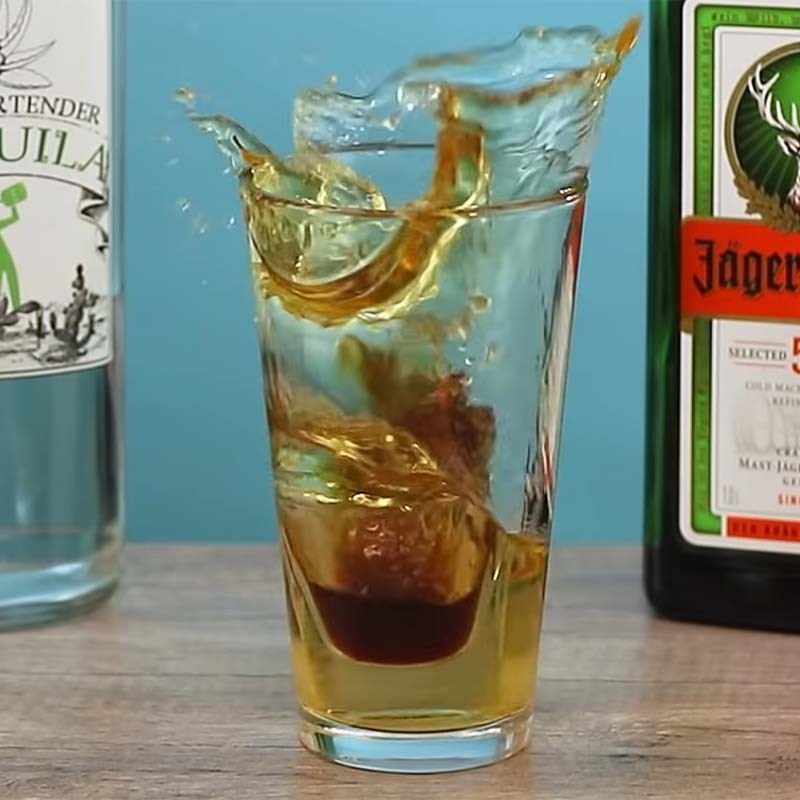 Bước 1 Pha cocktail Jager Grenade