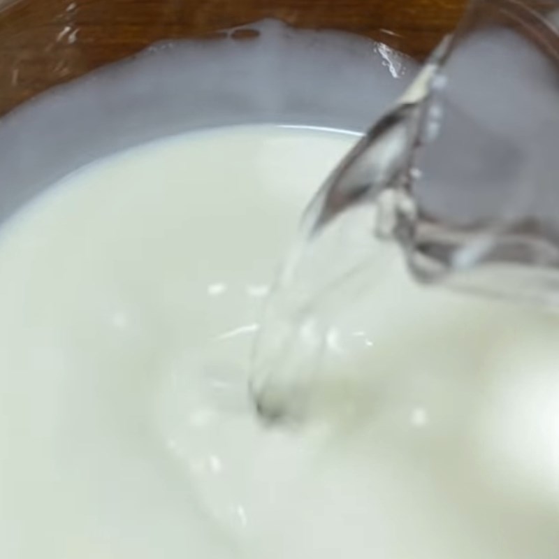 Bước 2 Pha hỗn hợp sữa chua Sữa chua bằng sữa bột không cần sữa chua cái
