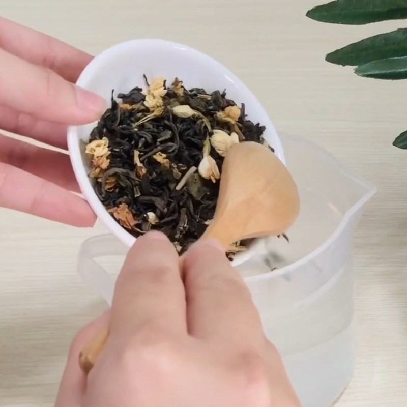 Bước 1 Pha trà Lục trà mật ong