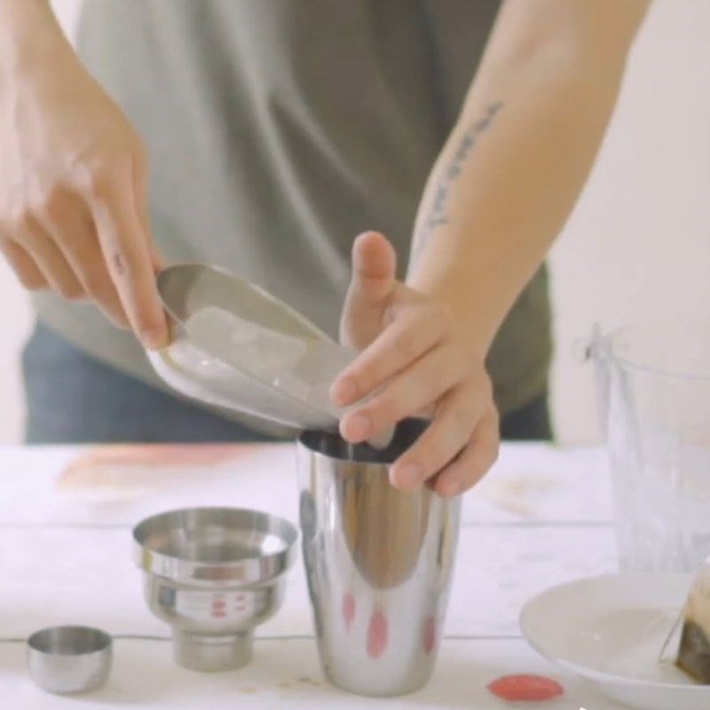 Bước 2 Pha trà lipton sữa đá Trà lipton sữa đá
