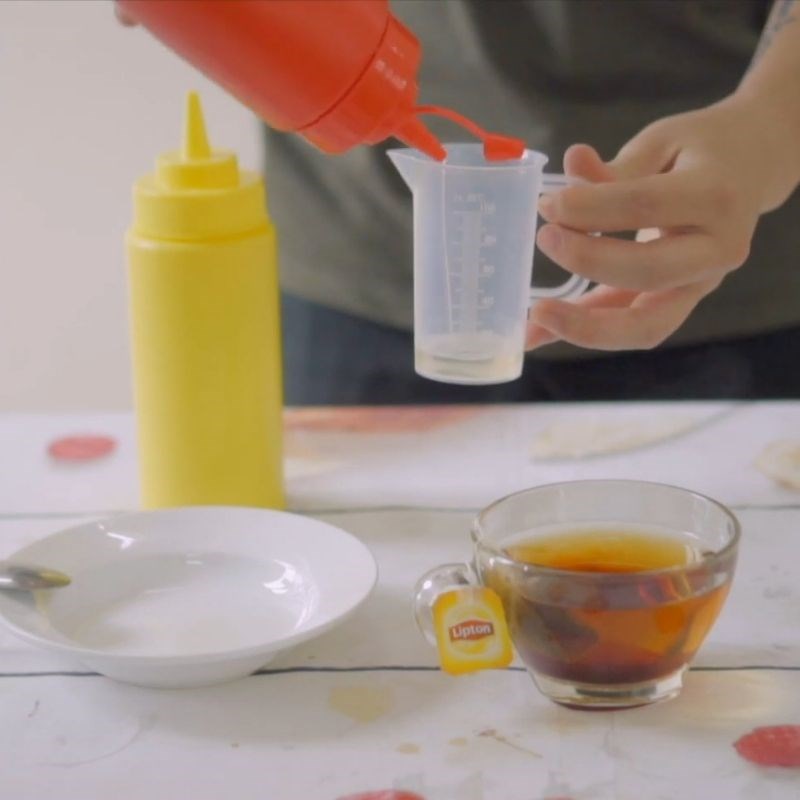 Bước 2 Pha trà lipton với sữa Trà lipton sữa nóng