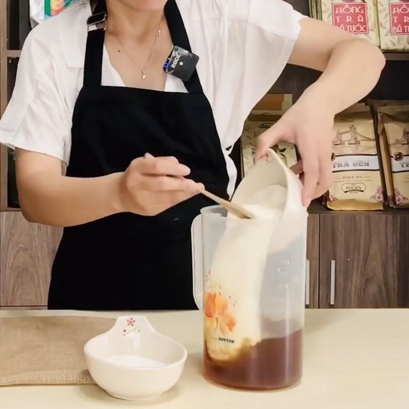 Bước 2 Pha trà sữa lài Trà sữa lài