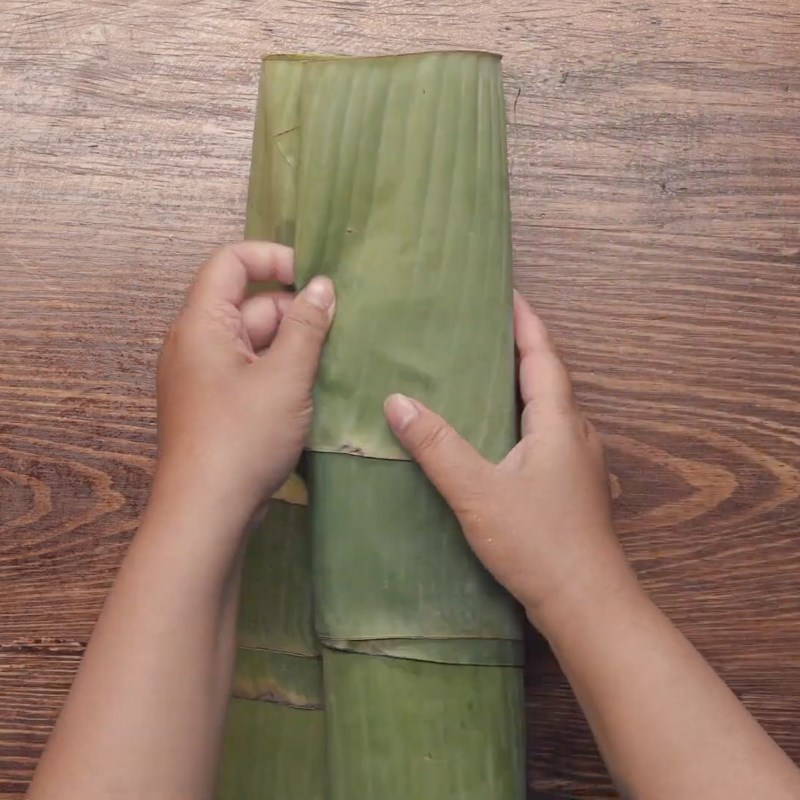 Bước 6 Quết và gói chả Chả lụa bằng máy xay sinh tố