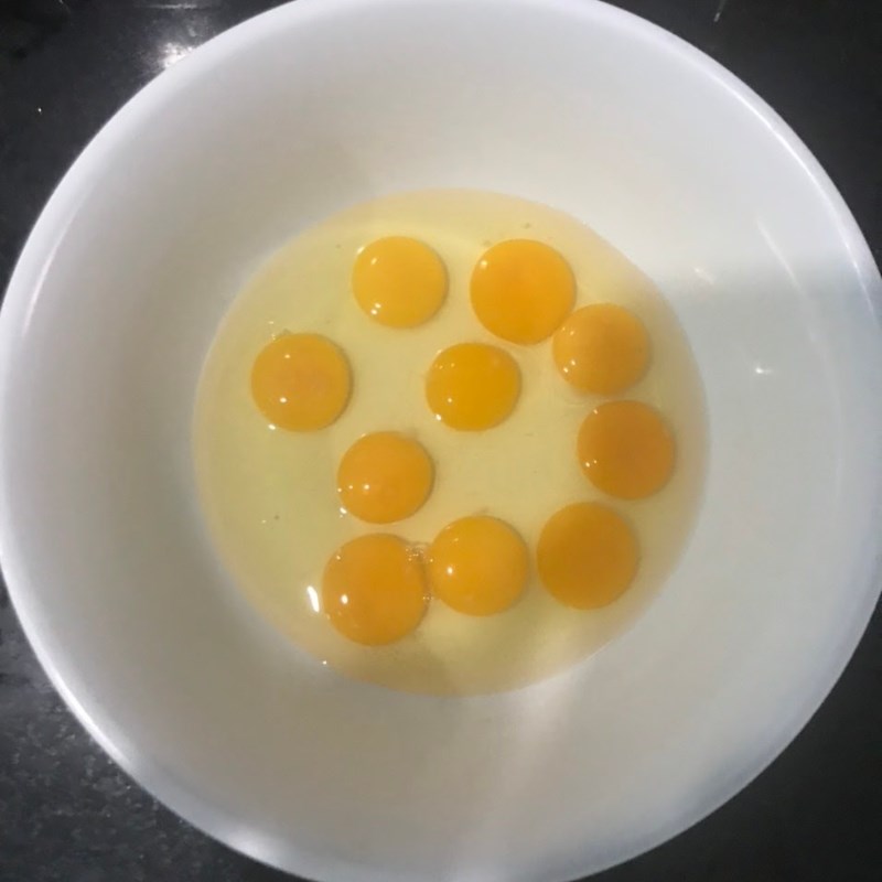 Bước 1 Sơ chế các nguyên liệu Trứng cút chiên nước mắm (công thức được chia sẻ từ người dùng)